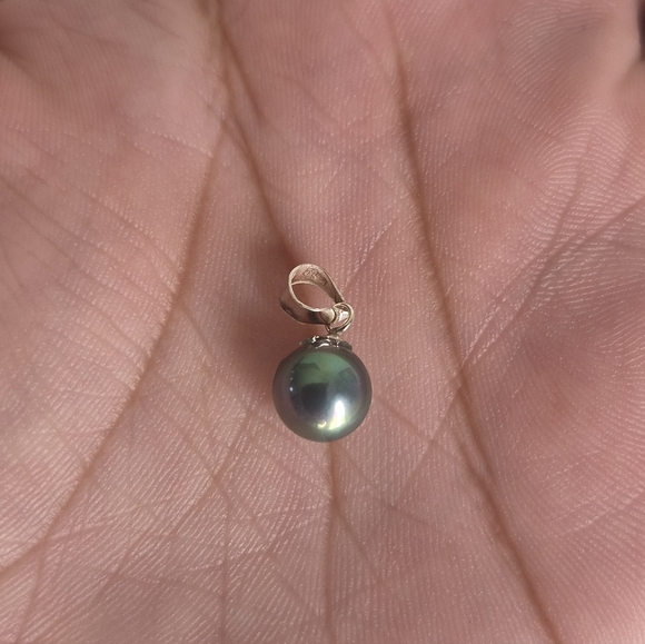 .925 Sterling Silver Green Sphere Stud Earrings and Pendant Brand new - Picture 3 of 5